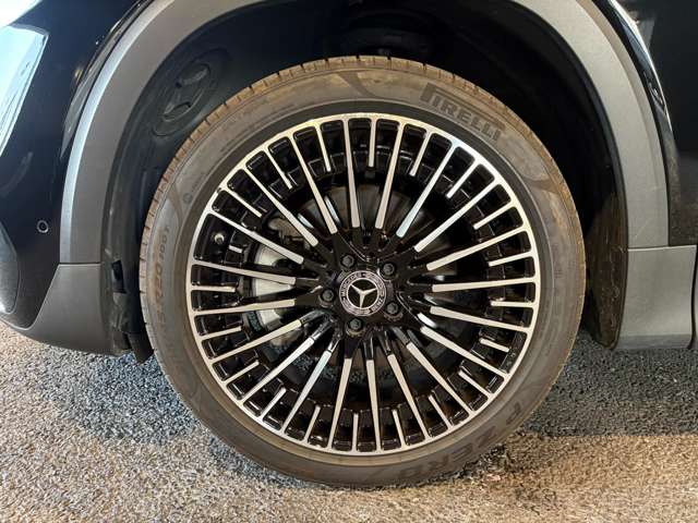 Mercedes-Benz EQB 9