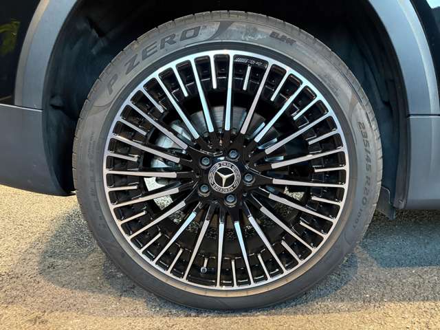 Mercedes-Benz EQB 10