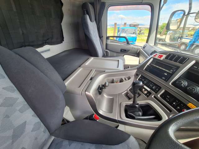 UD Trucks Quon 10