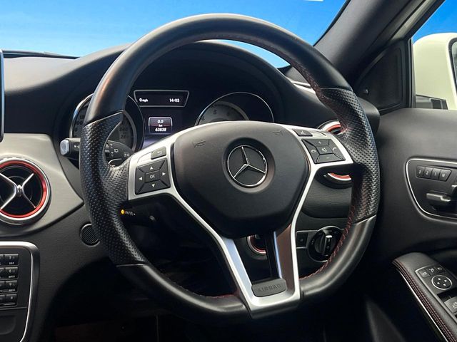 Mercedes-Benz GLA-Class 11