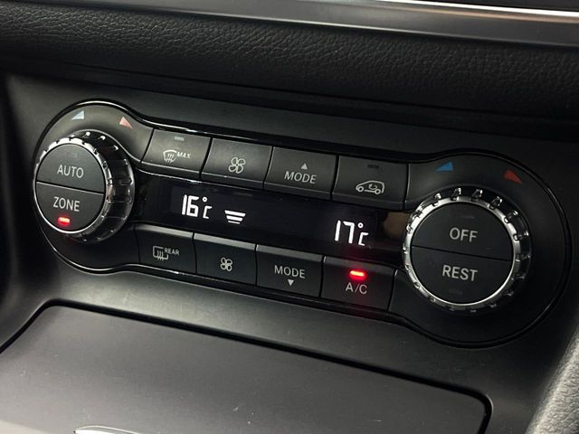 Mercedes-Benz GLA-Class 8