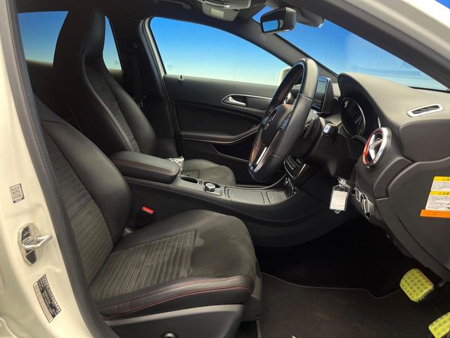 Mercedes-Benz GLA-Class 9