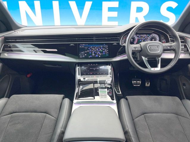 Audi Q8 2
