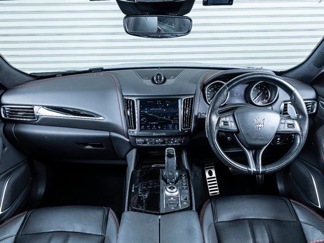 Maserati Levante 4