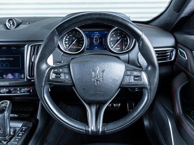 Maserati Levante 10