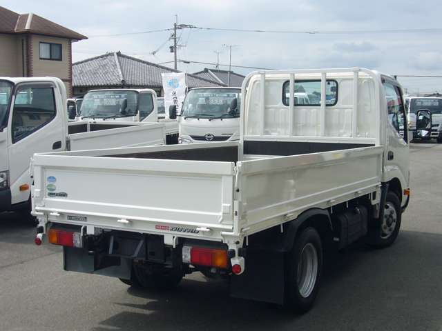Hino Dutro 7