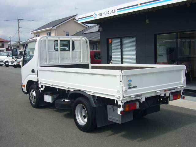 Hino Dutro 8