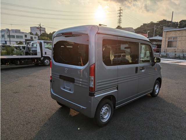 Honda N-VAN 8