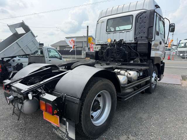 Isuzu Giga 4