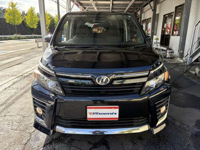 Toyota Voxy 11