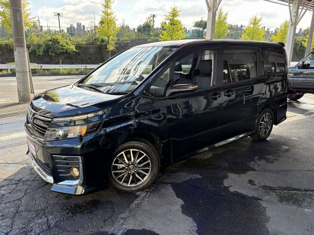 Toyota Voxy 9