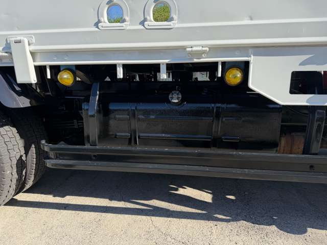 Hino Dutro 12