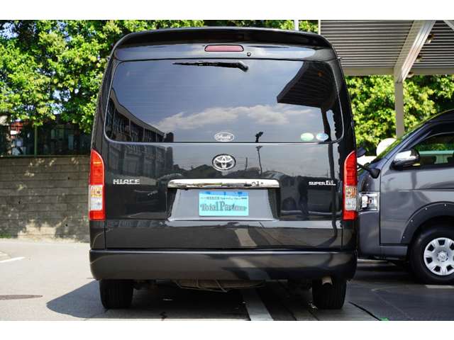 Toyota Hiace Van 3