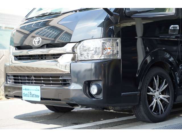Toyota Hiace Van 7