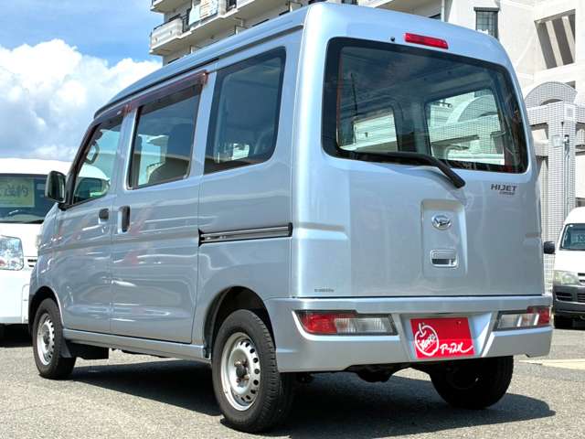 Daihatsu Hijet Cargo 11