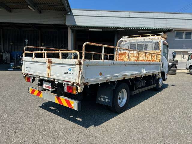 Isuzu Elf 2