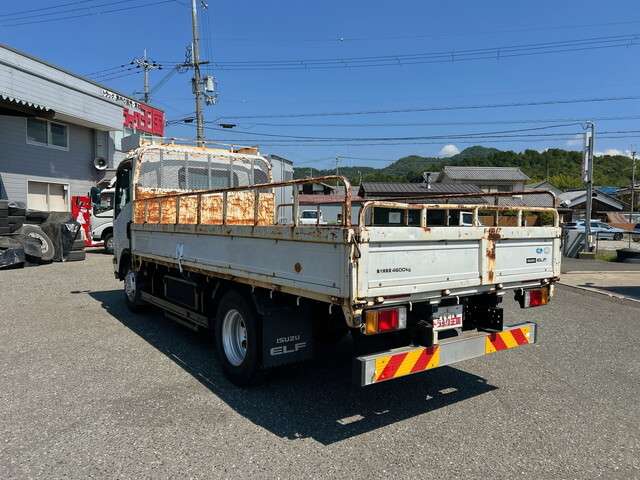 Isuzu Elf 3