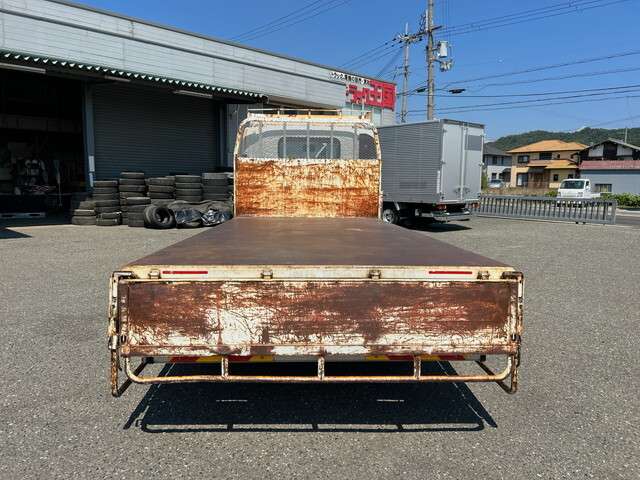 Isuzu Elf 9