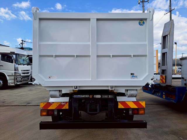 Mitsubishi Fuso Fighter 8