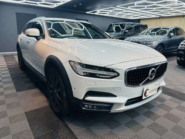 Volvo V90 Cross Country 8