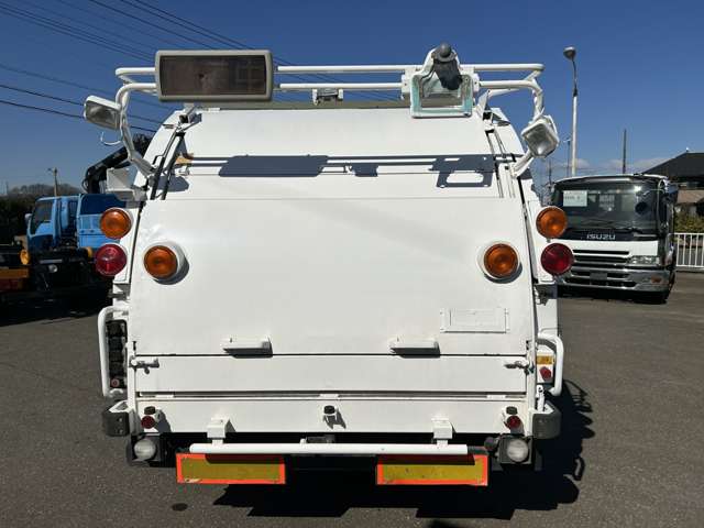 Mitsubishi Fuso Canter 6