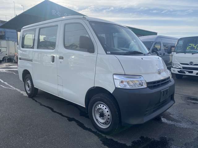 Toyota Town Ace Van 3