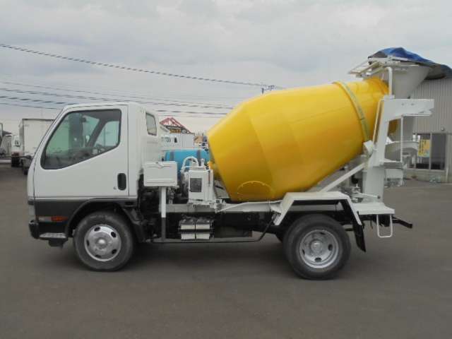 Mitsubishi Fuso Canter 2