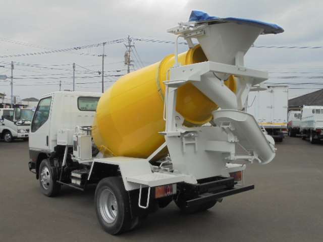 Mitsubishi Fuso Canter 7