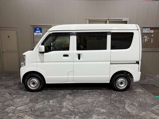 Nissan NV100 Clipper 11