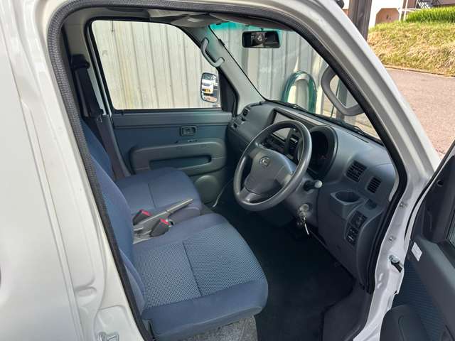 Daihatsu Hijet Cargo 7