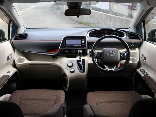 Toyota Sienta 2
