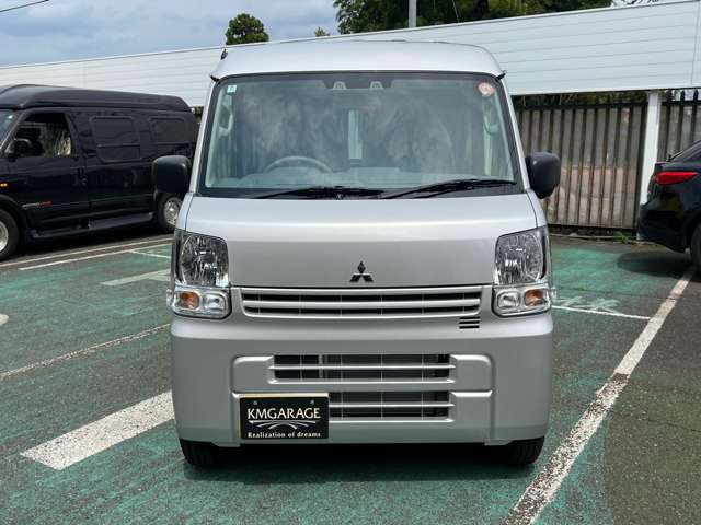 Mitsubishi Minicab Van 2