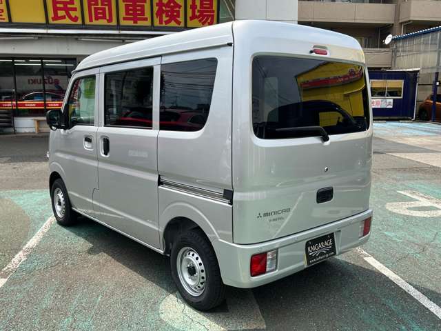 Mitsubishi Minicab Van 5