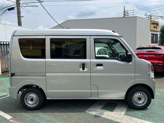 Mitsubishi Minicab Van 8