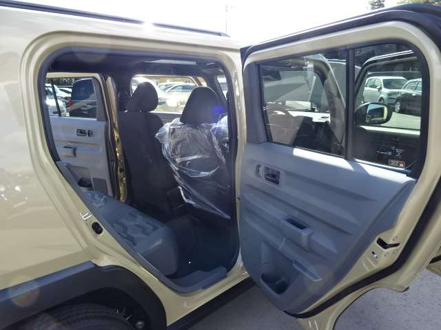 Daihatsu Taft 11