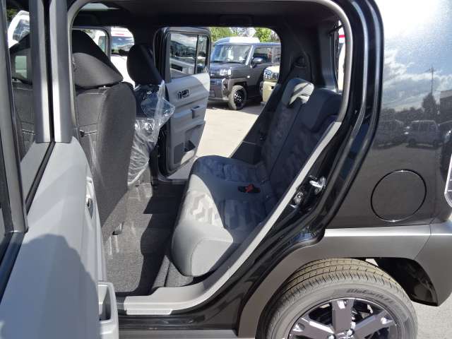 Daihatsu Taft 6