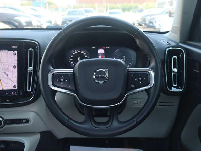 Volvo XC40 12