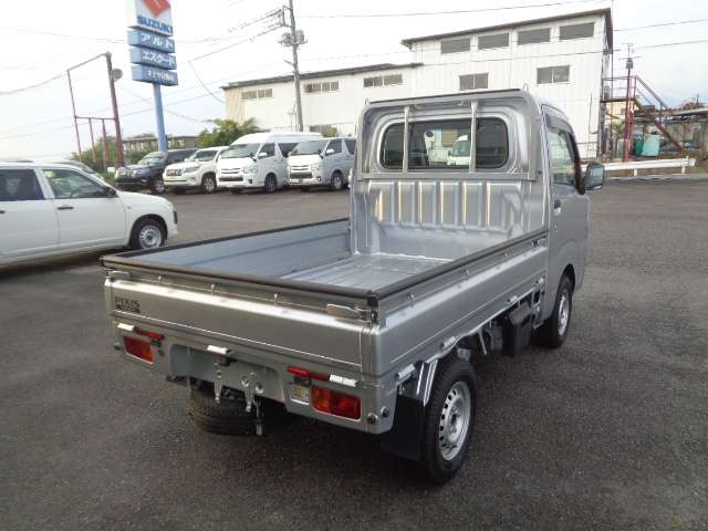 Toyota Pixis Truck 3