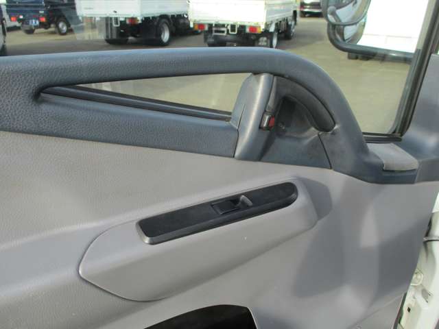 Mitsubishi Fuso Canter 12
