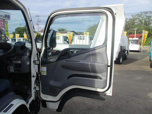 Mitsubishi Fuso Canter 9