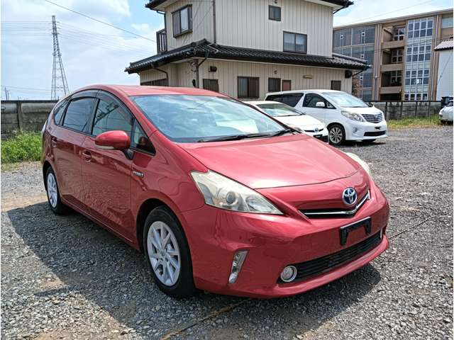 Toyota Prius α 3