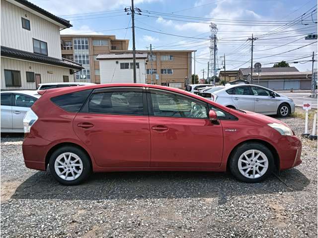 Toyota Prius α 5