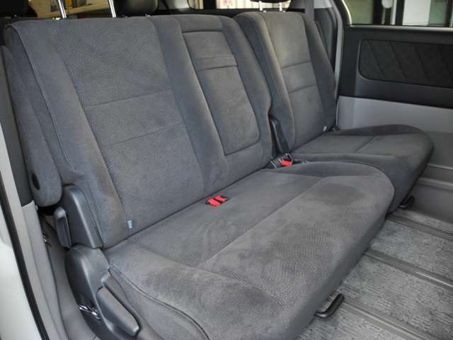 Toyota Alphard 9