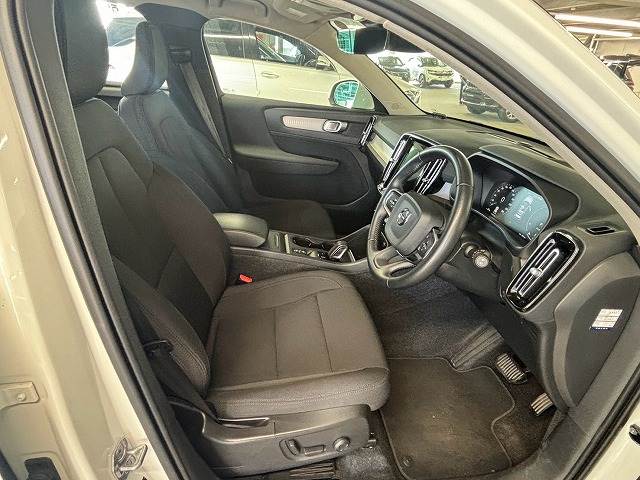 Volvo XC40 11