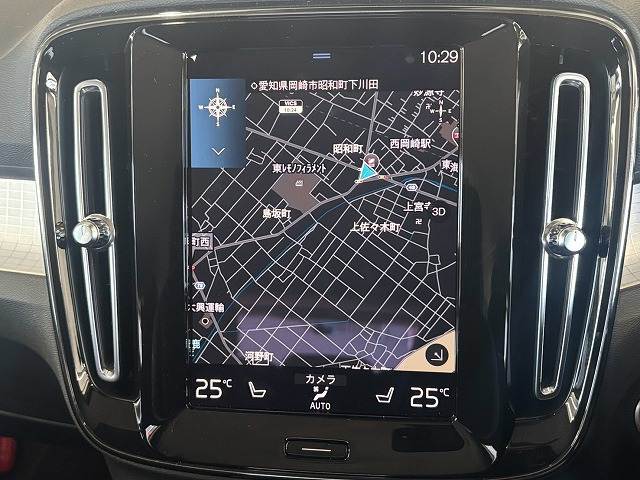 Volvo XC40 3