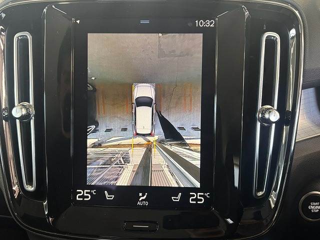 Volvo XC40 4