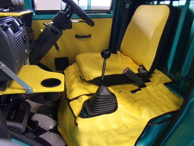 Daihatsu Midget II 12