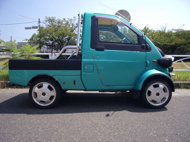 Daihatsu Midget II 4
