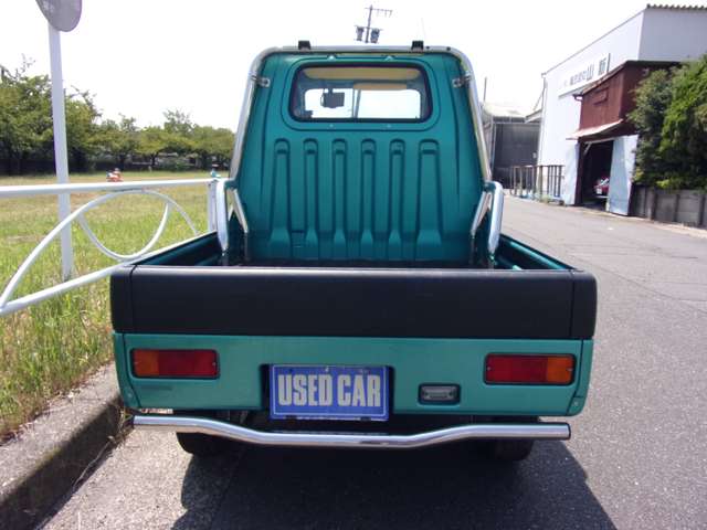 Daihatsu Midget II 6
