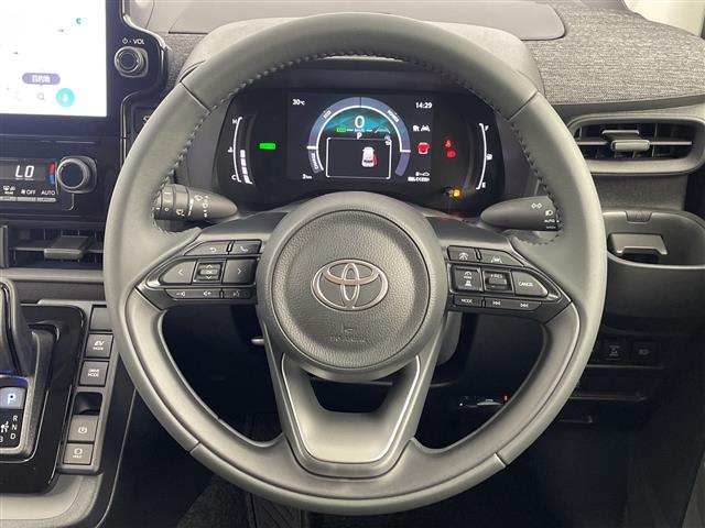 Toyota Sienta 12